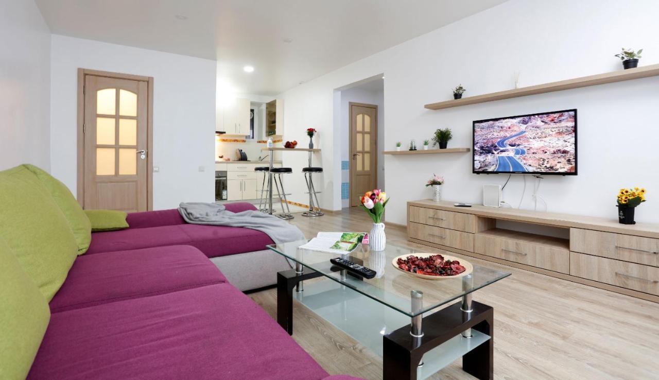 Cozy Apartment With A View Bucharest Exterior photo